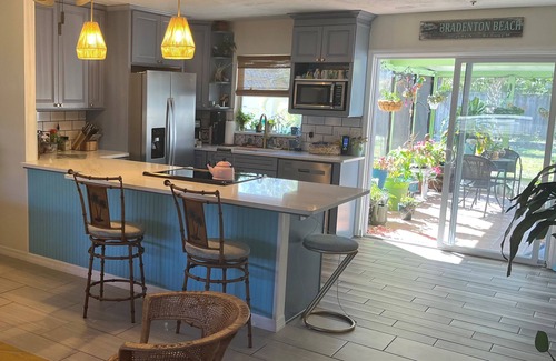 South Bradenton House | Boho Beachy getaway with large backyard nestled between downtown and the beach