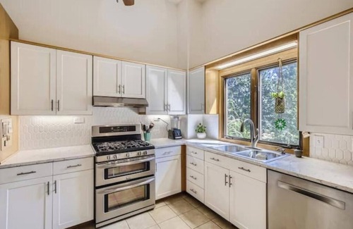 Boulder House | Boho-Chic 3 BDR Boulder Home
