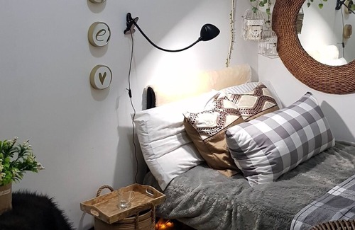 Depok Apartment | Boho Minimalistic Apartment, 1 person,Wifi, full amenities, great value of money