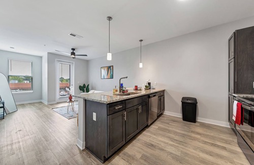 St. Peters Apartment | Bold 2132 I Parking I Pool I Gym I Parking