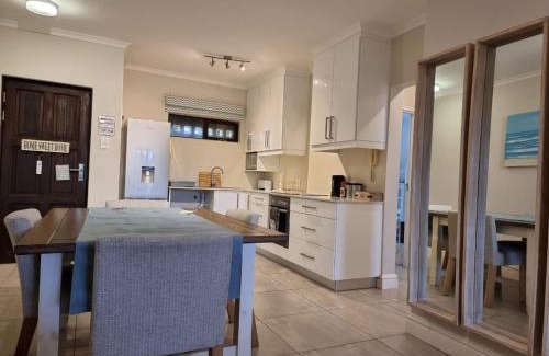 Shelly Beach Apartment | Bondi Beach Villa