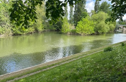 Poissy Apartment | Bonheur en Seine, Piscine, Vue Seine