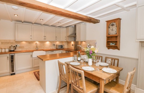Ilton Cottage | BONNINGS COTTAGE, pet friendly, with open fire in Barrington
