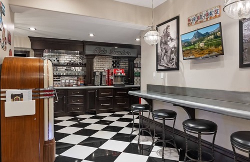 Deer Valley House | Book a Holiday Stay! Ultra-Luxe Chalet in Deer Crest! Private Ski Run! Game Room! Sauna! Hot Tub!
