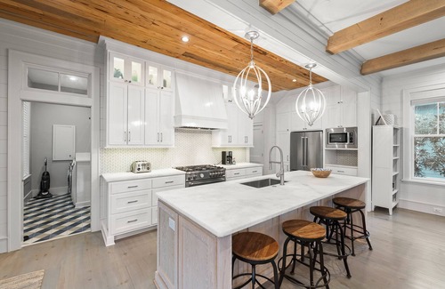 Forest District House | Book for a Fall Getaway! Low-Speed Vehicle! Private Pool! 5 Adult Bikes! Firepit!