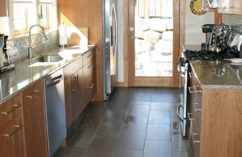 Salida House | Book NOW for FALL Colors and Events! Modern Home, Downtown Salida