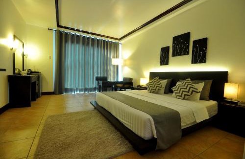 Manoc-Manoc Resort | Boracay Ocean Club Beach Resort