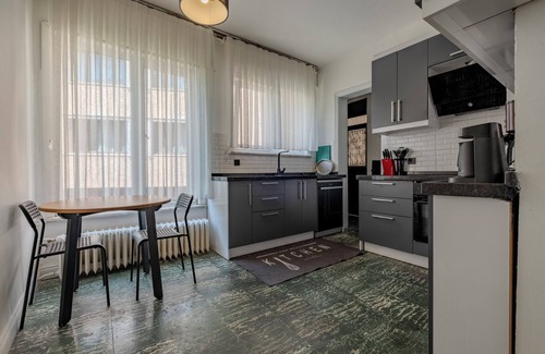 Taksim Apartment | Bosphorus View with Spacious 5-bedroom apartment in amazing Istanbul with AC