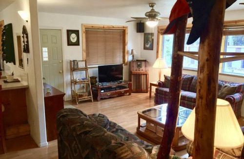 Wagon Wheel House | Boulder Creek Cabin by Casago McCall - Donerightmanagement