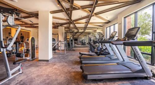 McKinney Apartment | Boulevard Stays Luxury 1BR King Suite Pool Gym Parking - B