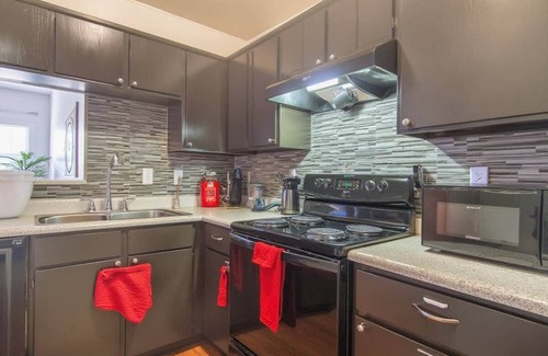 Irving Apartment | Boulevard Stays Quiet 1BR King Suite Pool, Gym, Parking 01