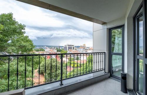 Odesos Apartment | Boutique 1 bedroom apartment with Private Parking and Port View