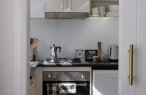Potts Point Apartment | Boutique Stay in Sydney's Eastern Suburbs, Steps From City Icons with Parking