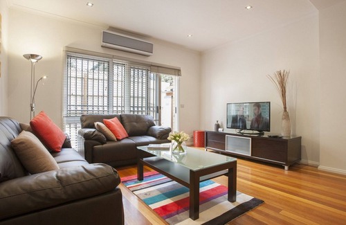 North Melbourne House | BOUTIQUE STAYS - Melrose Terrace