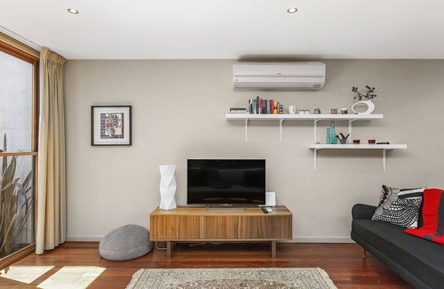 North Melbourne House | BOUTIQUE STAYS - Curran Terrace