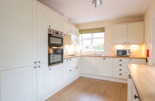 Westbrook Court Cottage | BOWER VIEW, pet friendly, character holiday cottage in Madley