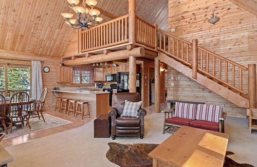 Benchmark Cabin | Boxelder Creek Lodge Black Hills Vacation Home
