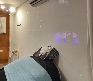 Amadeo Villa | Boxify Cabins