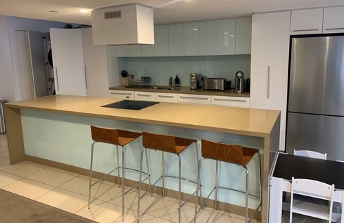 Sullivan's Cove Apartment | Boxwood IXL Lux Hobart Waterfront Entire Loft in Hobart, Australia