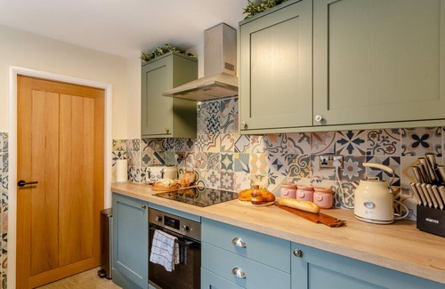 Knaresborough House | Bradbury Cottage - Two Bedroom House, Sleeps 4