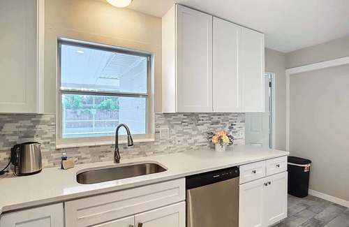 Bayshore Gardens House | Bradenton 5BR/2BA Home w/Pool & Mini Putt Putt