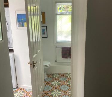 Folkestone House | Bradstone Garden Retreat With Own Entrance