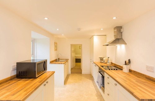 Foss Cottage | BRAES OF FOSS FARMHOUSE, family friendly in Kinloch Rannoch