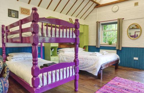 Woodfalls House | Bramble Cottage