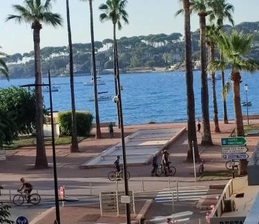 Antibes Old Town House | Brand new 2 bdr apartment in Antibes with AC and sea view