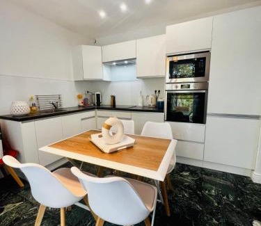 Antibes Old Town House | Brand new 2 bdr apartment in Antibes with AC and sea view