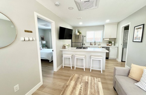 South Redlands Apartment | BRAND NEW 2-bdrm Guesthouse with WiFi, AC in marvelous Redlands
