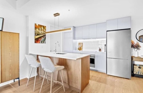 Griffintown Apartment | Brand new 2 bed, 2 bath in Griffintown
