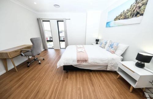 Schofields House | Brand new 5 bedroom house close to Rouse hill