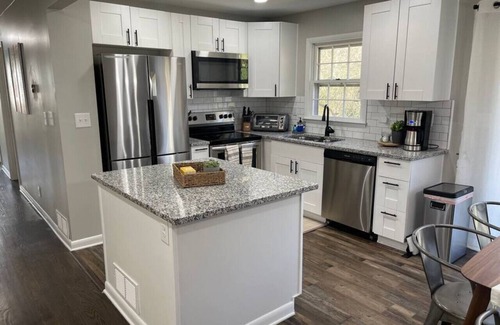 Decatur House | Brand New 5 Bedroom in Atlanta's East Side