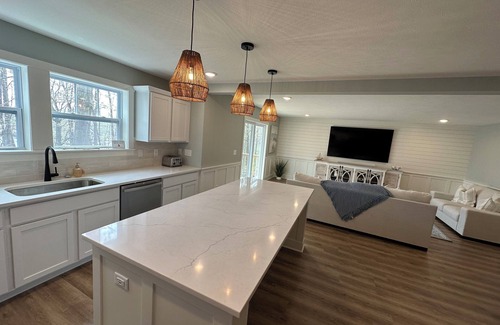 South Haven Resort | Brand New! Harbor Hideaway Home in Harbor Club, just steps from the Black River!