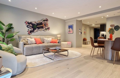 Nygard Condo | Brand New & High-End, 3 Bedrooms 2 Bathrooms, Central Apartment