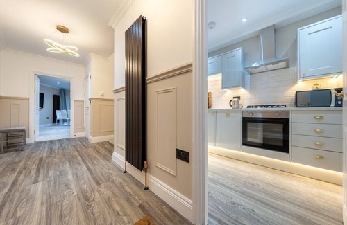 Bromley South House | Brand New House by Canary Wharf/Bow