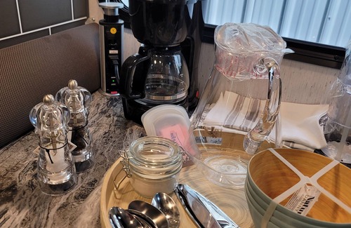 Kiteley House | BRAND NEW Large RV on Huge backyard in The Heart of Longmont