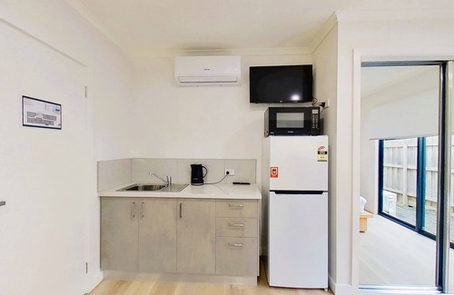 Seymour Apartment | Brand new studio with private ensuite and kitchenette