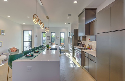 Chestnut House | Brand New Stylish 4 BDRM Home W/Pool In DT Austin Near SXSW Top Spots!