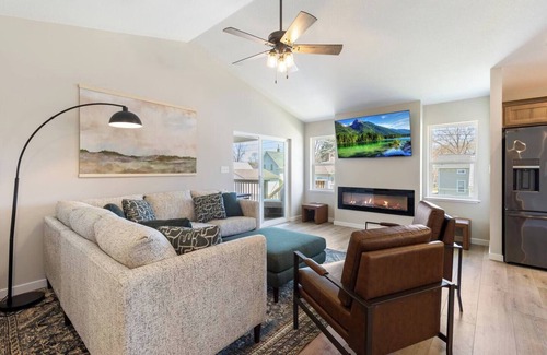 Cedar Falls Apartment | Brand New/walk to Downtown w/Hot tub & fenced yard