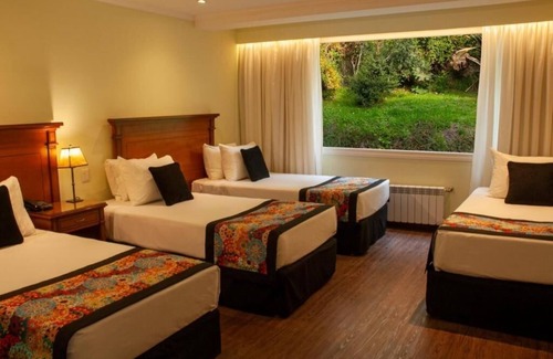 San Carlos de Bariloche Hotel | Breathtaking Room with Hot Tub - Peaceful Ambiance – Bariloche Nature Retreat