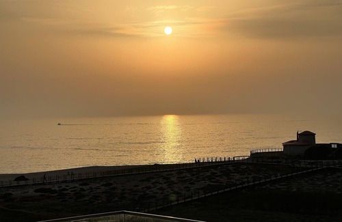 A Ver-o-Mar Apartment | Breathtaking Ocean Front Studio in Povoa de Varzim