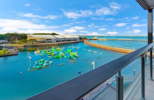 Darwin City Centre Apartment | Breathtaking Waterfront Lagoon Views & Restaurants