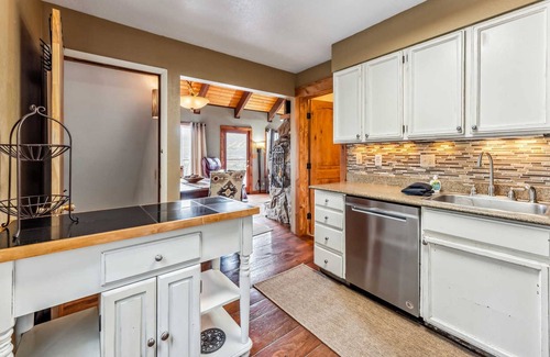 Huron Heights House | Breck Mountain Retreat w/2 Decks & Stunning Views