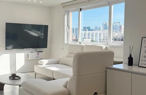 Cheongpa-dong Apartment | Breedzy house