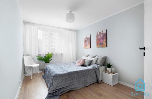 Przymorze Apartment | Breeze Apartment - Charming Place, 15 Minutes to Gdańsk Old Town & 5 Minutes to Seaside