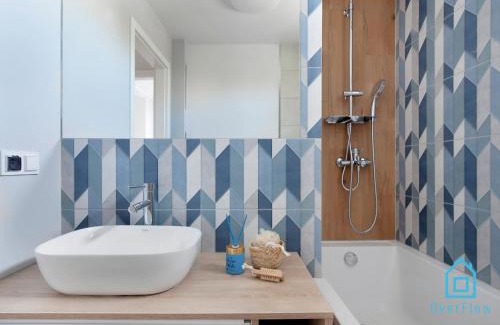 Przymorze Apartment | Breeze Apartment - Charming Place, 15 Minutes to Gdańsk Old Town & 5 Minutes to Seaside