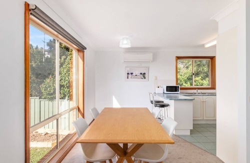 Malua Bay House | Breezy Bungalow at Malua