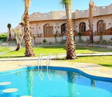 Siwa Hotel | Breezy island Hotel